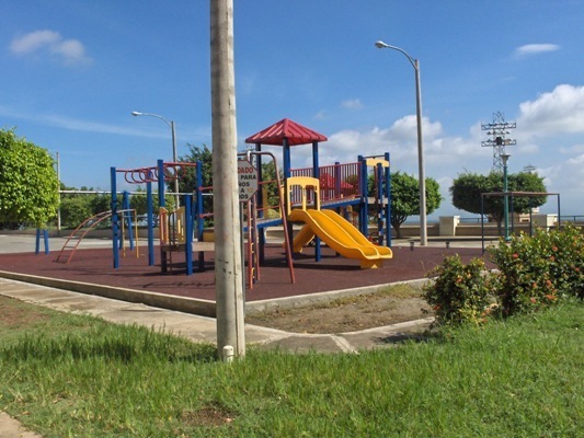 [area_juegos_infantiles[2].jpg]