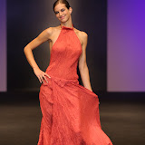 presentace nastavení 1 sec. LÉTO- NYMFY finále Top Styl Designer 2006 UNIVERSE VERSE UNI -střih bezezbytku - společenský oděv