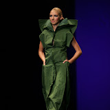 presentace nastavení 1 sec. ZIMA -PRINCEZNY finále Top Styl Designer 2006 UNIVERSE VERSE UNI -střih bezezbytku - společenský oděv