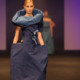 presentace nastavení 1 sec.ZIMA -PRINCEZNY finále Top Styl Designer 2006 UNIVERSE VERSE UNI -střih bezezbytku - společenský oděv