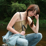 BLUESWETR -recyklace taška, šaty 00dpad www.rajda.cz, foto: Jan Trejbal, modeLOVE www.toppeople.cz, Bára Hnyková