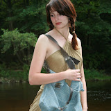 BLUESWETR -recyklace taška, šaty 00dpad www.rajda.cz, foto: Jan Trejbal, modeLOVE www.toppeople.cz, Bára Hnyková