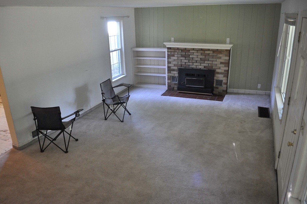 [livingroom[6].jpg]