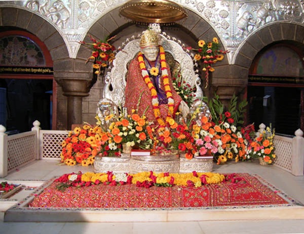 [Baba_Samadhi_Mandir[4].jpg]