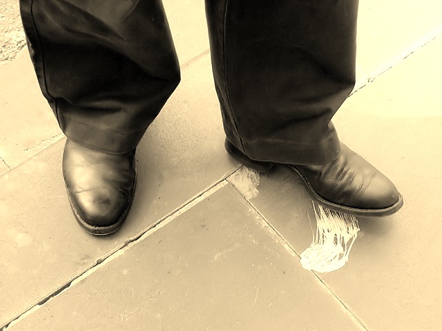 [gum-on-shoe[4].jpg]