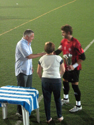 Ruben Garcia recull el trofeu de Catarroja
