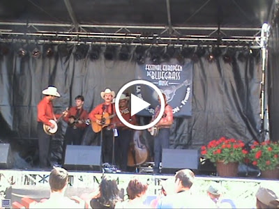 Peter O. Ruby with All Bells & Whistles show at La Roche-sur-Foron (2008). Click to play a movie.
