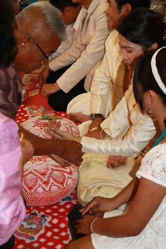 nuanjit wedding day