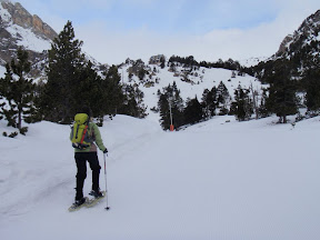 Pujant per sota del refugi d'Ulldeter