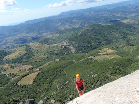 La S�lvia arribant al cap d'amunt de la ferrada