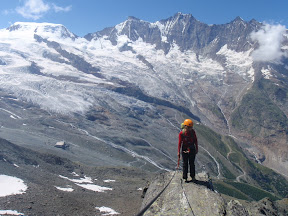 La S�lvia amb l'Alp�bel, el T�shorn i el Dom al fons