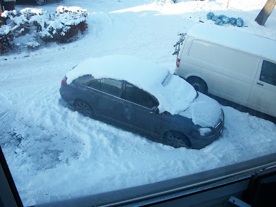 Hmm am I going to be able to get it out?