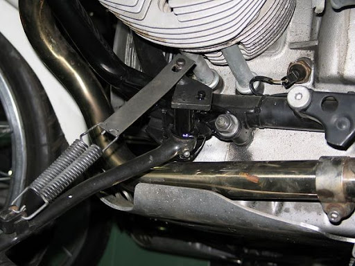 R100GSsideSTANDfix2.jpg