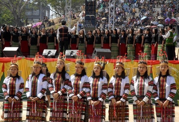 [cheraw dancers from Mizoram[3].jpg]