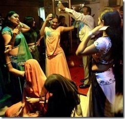 bar-dancers in mumbai