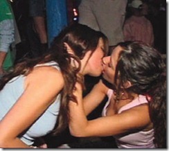 Flexisexual kissing-girls