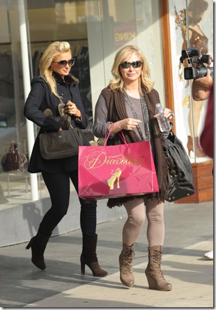 paris-mother-pics123-blogbritneyspears