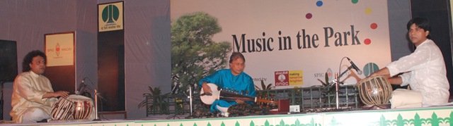 [Ustad Amjad Ali Khan during Music in the park 2008[4].jpg]