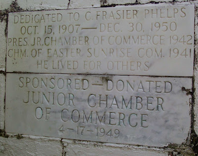 Dedication plaque on the Easter Sunrise platform, Bayview Park