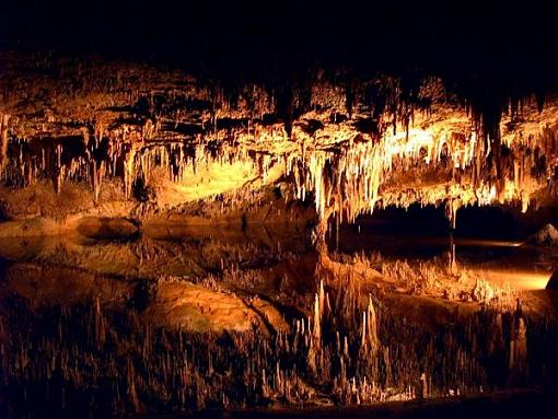10 incredible underground lakes and rivers 5 10 Incredible Underground Lakes and Rivers