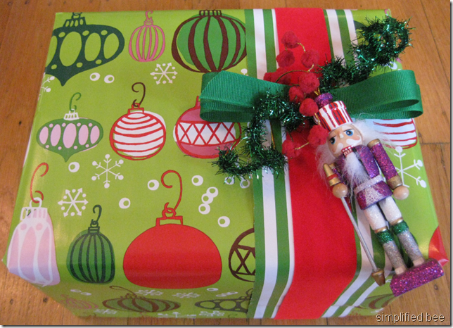 gift wrap how to with ornament