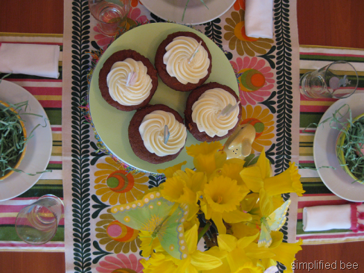 [Colorful-Easter-brunch-table-setting.png]