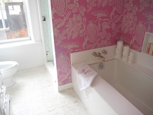 [pink wallpaper bathroom amanda nisbet[3].png]