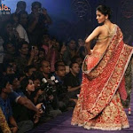 amrita-rao-in-hot-sari-and-walk-on-ramp-003.jpg