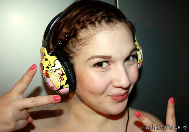 [headphones1[8].jpg]