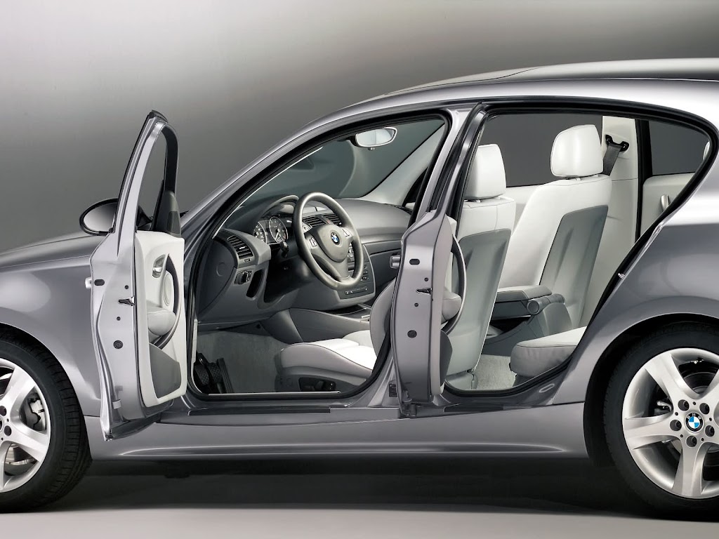 BMW 120i 02