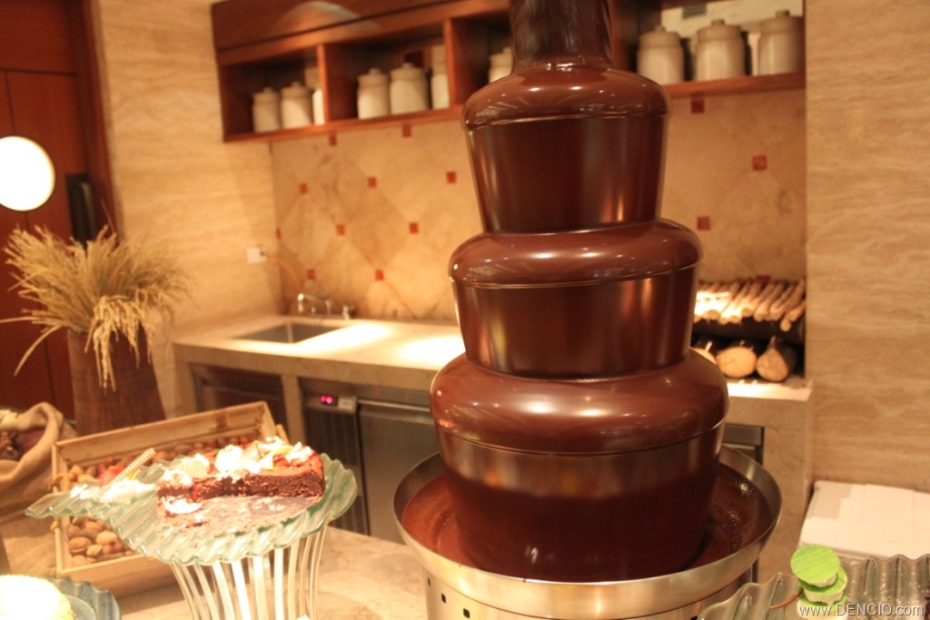 [EscoltaBuffet673.jpg]