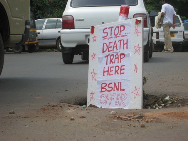 [death trap on Goan Road[3].jpg]