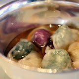 Fines ravioles potagères, bouillon chou-fleur/shoyu.