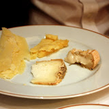 Quelques fromages, affinés par Bernard Antony, comme il se doit.
Le Comté 2005 était extraordinaire, mais le Salers ma également beaucoup plus.