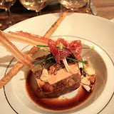 Pressé de queue de boeuf et foie gras.
Rien à dire, cest exactement ce à quoi on sattend en lisant lénoncé du plat. Cest assez rare pour être noté, pour ce restaurant.