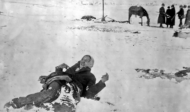 [Big_Foot,_dead_at_Wounded_Knee_(1890)[4].jpg]