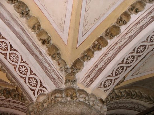 Ossuários ao redor do mundo