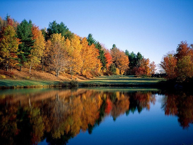 [Autumn_Reflections,_Vermont[3].jpg]