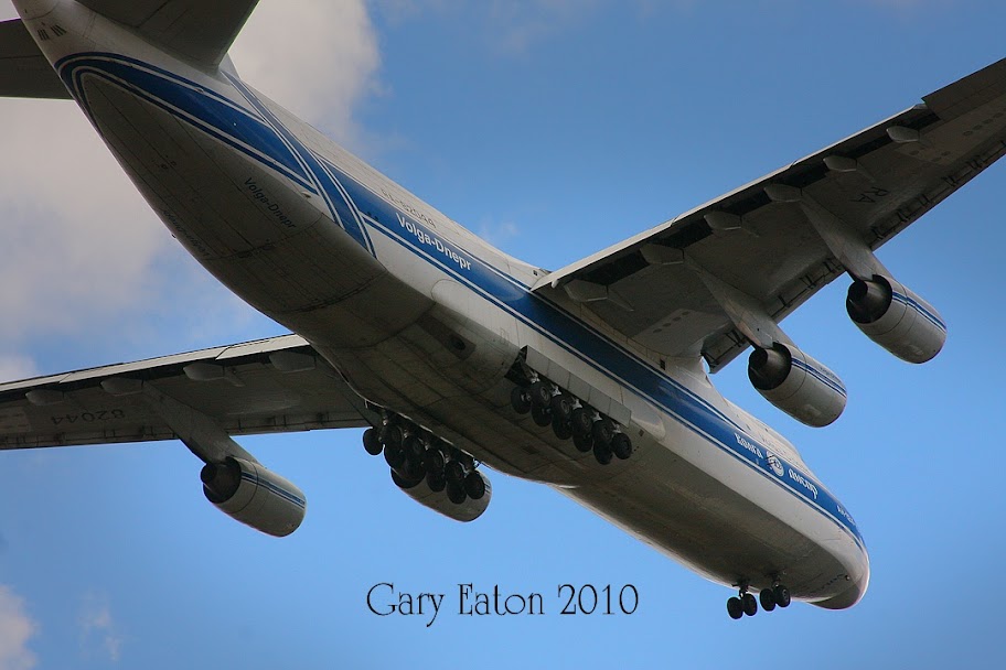 IMAGE: http://lh6.ggpht.com/_rSR7KcWAKvs/S6IhSo-5KbI/AAAAAAAAEzk/gjXs-2BS0ps/s912/IMG_4659_12x18.jpg