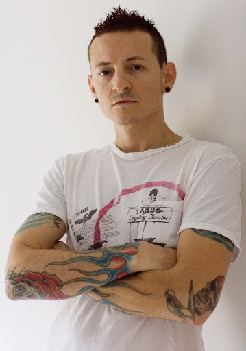 chester bennington curly