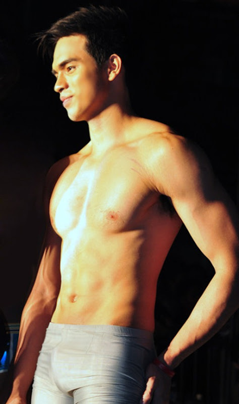 asian-males-MR. Sexy Body 2011-26