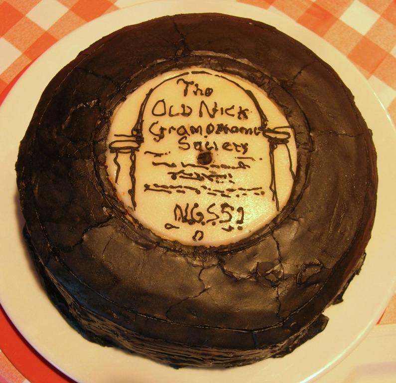 [Jolyons-NGS-cake-01-21-May-11-trimme[1].jpg]