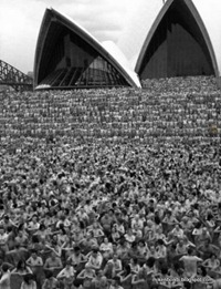 Opera House steps (Mark Sutcliffe)-1