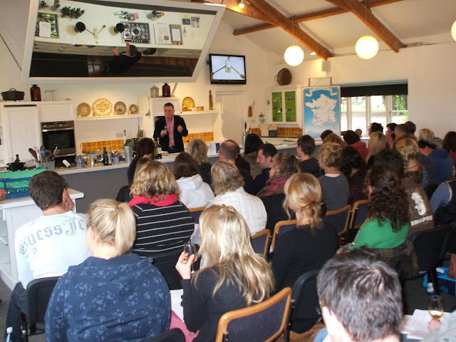 Pascal in the demo room with the 12-weeks certificate students