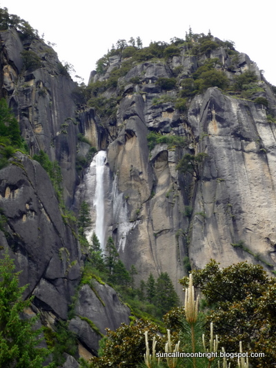 Tian Fo Waterfall (卡定神山天佛瀑布, Ka Ding Holy Mountain Heavenly Buddha Waterfall)