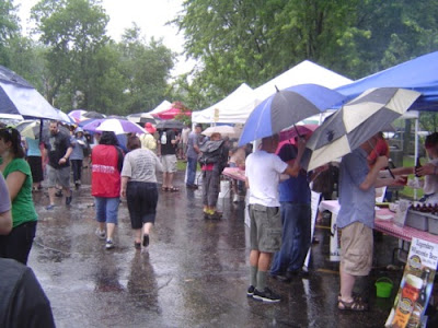 image of crowd at Burgers & Brew