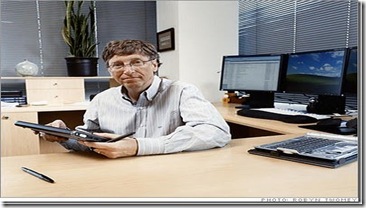 Bill Gates desk