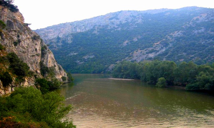  Ανατολική Μακεδονία & Θράκη - Ξάνθη - Στενά Nέστου Στα Τέμπη του Νέστου Ποταμού