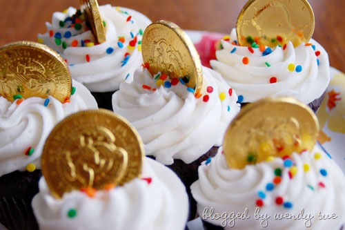 [012809_cupcakes[2].jpg]