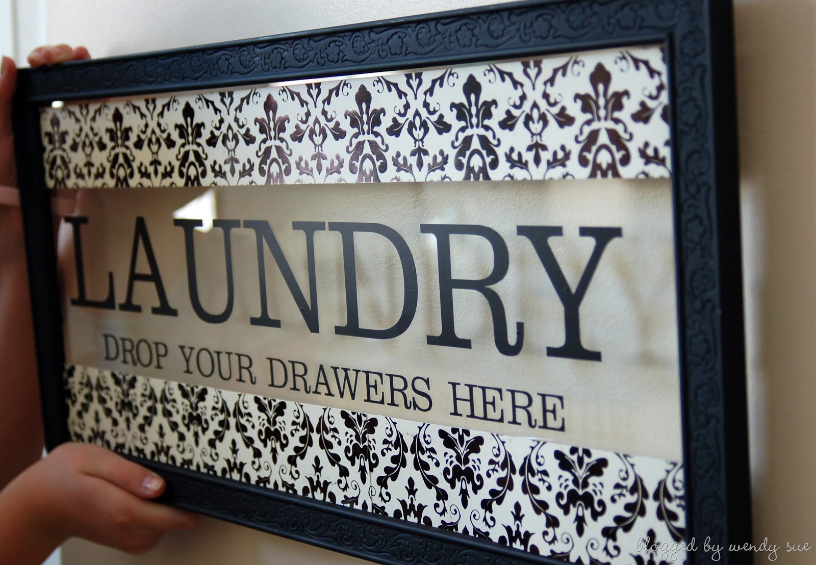 [laundry_sign2[2].jpg]